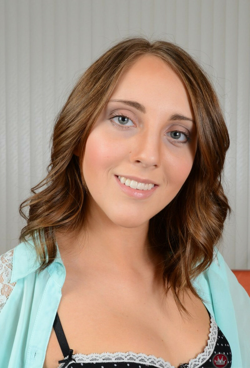 Люси, 23 года, 3 размер груди